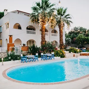 https://dilek-agaci-butik-otel-karaburun.aegeanhotels.net